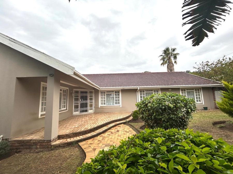 5 Bedroom Property for Sale in Beacon Bay Eastern Cape